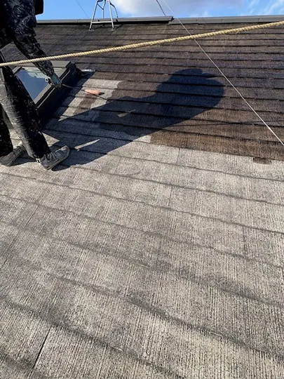 コロニアル屋根＿下塗り（シーラー）